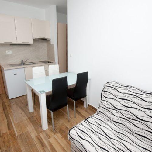 Ivo Apartment *